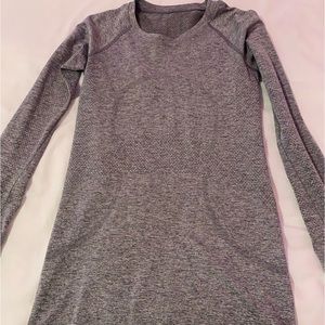 NWOT lululemon whit slate/gray long sleeve swiftly tech size 6!!